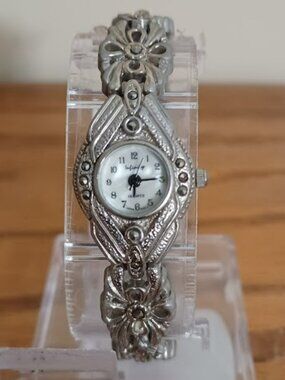 VTG Ladies INFINITY Quartz Bejeweled Silver Tone Watch - WORKS!